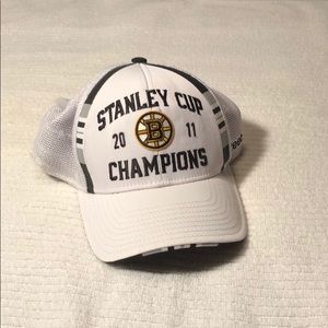 Boston Bruins hat